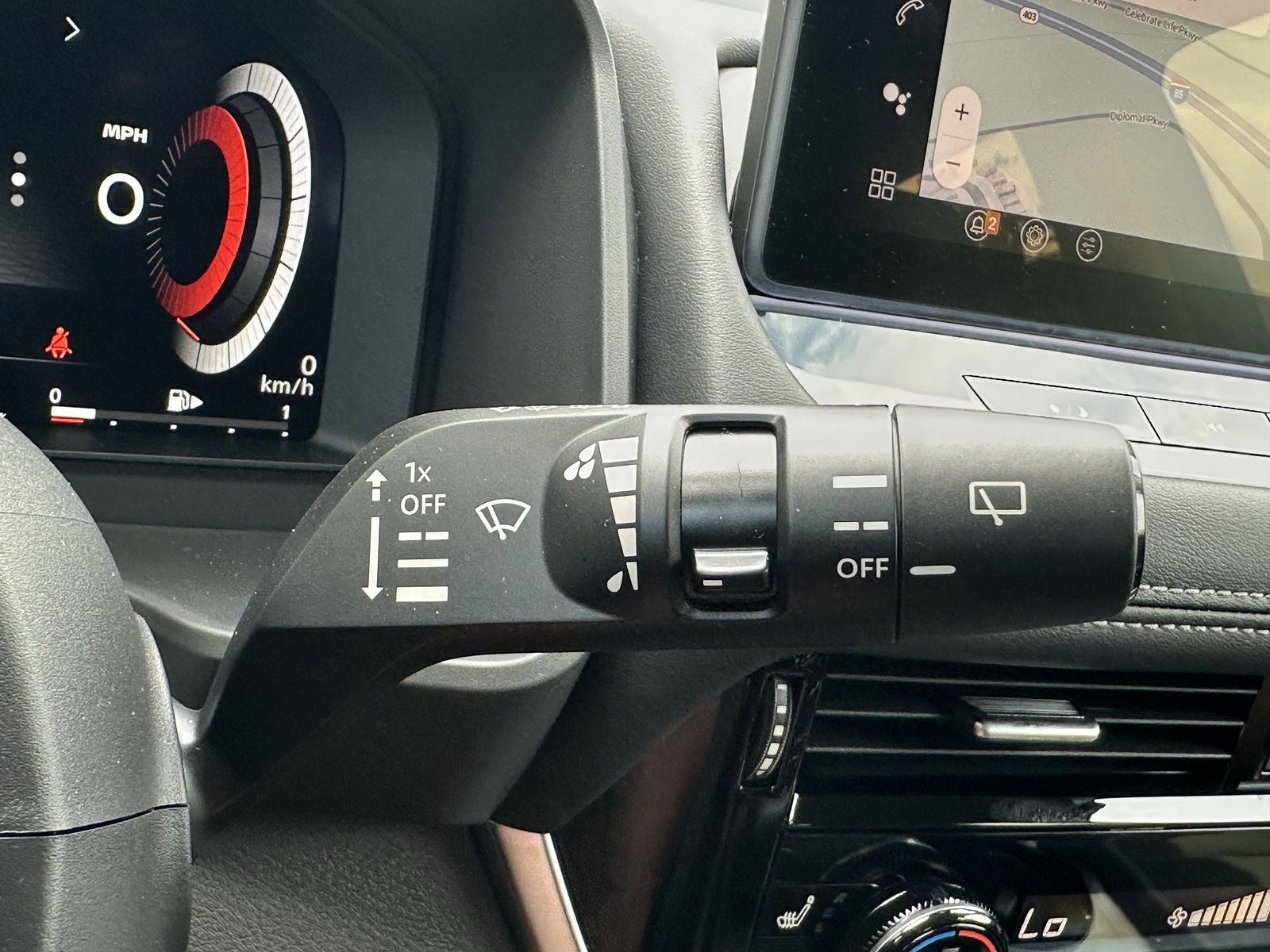 2025 Nissan Rogue SL photo 11
