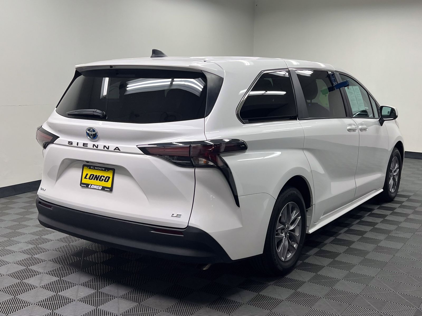 used 2025 Toyota Sienna car, priced at $40,388