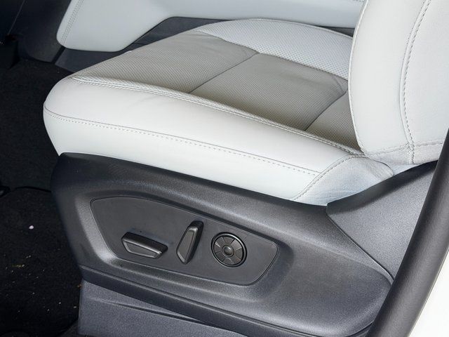 New 2026 Star White Metallic Tri-Coat Ford Platinum image 26