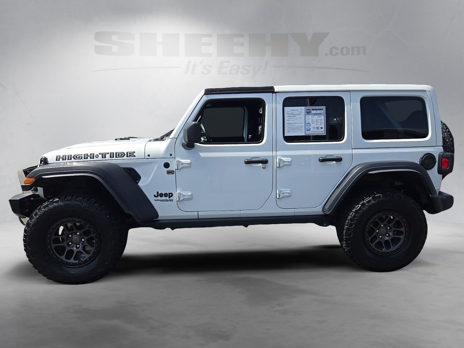 Used 2022 White Jeep Unlimited High Tide image 16