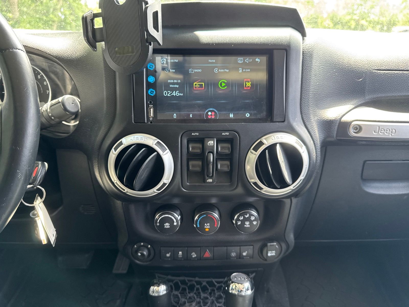 Used 2015 Tank Clearcoat Jeep Unlimited Sahara image 20