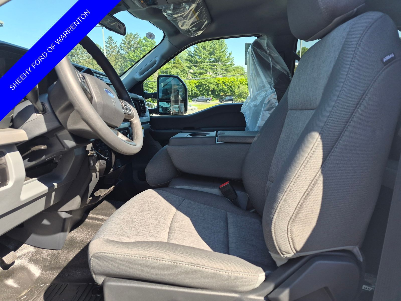 New 2026 Oxford White Ford XL SERVICE BODY image 12