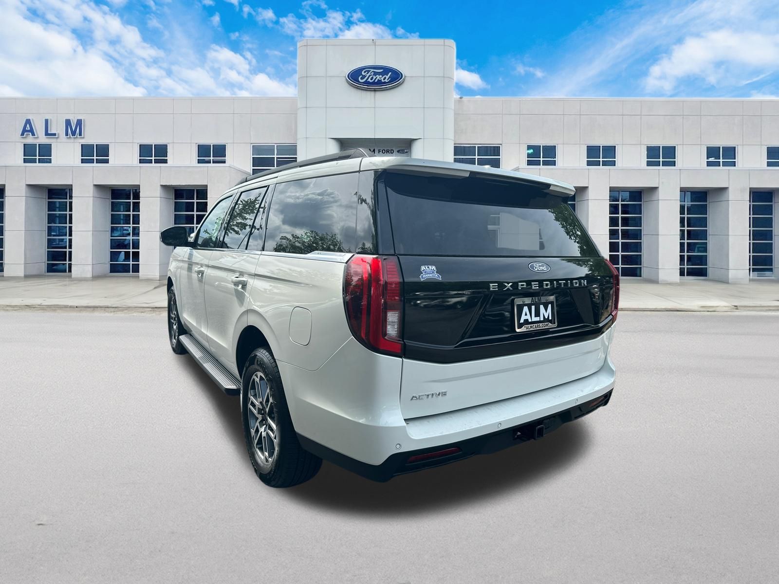 New 2026 Star White Metallic Tri-Coat Ford Active image 8