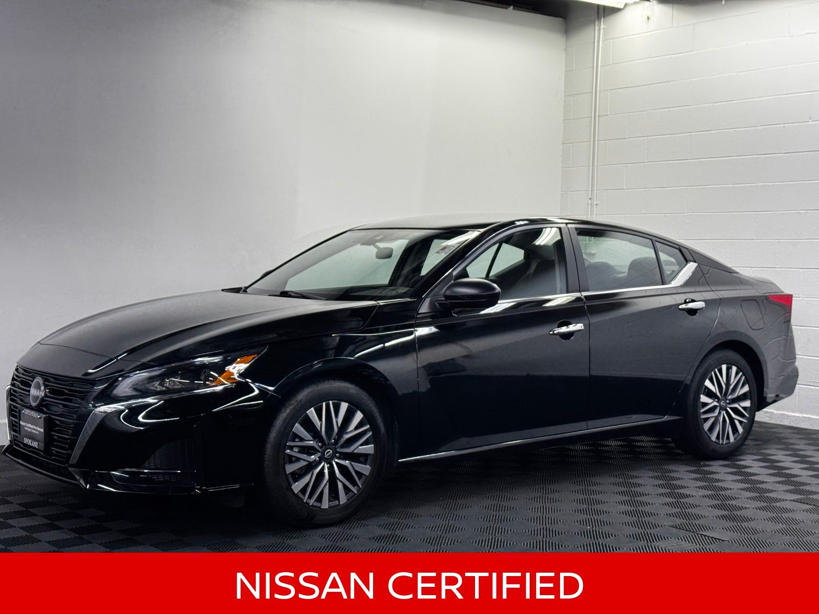 Super Black Clearcoat 2025 Nissan Altima Sedan Front-Wheel Drive Continuously Variable Transmission