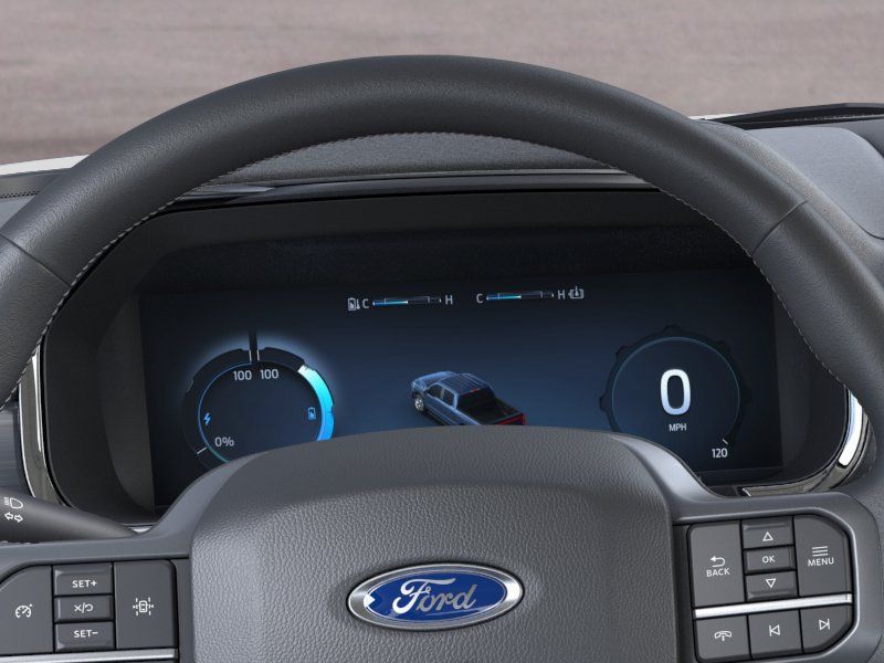 New 2025 Oxford White Ford XLT image 13