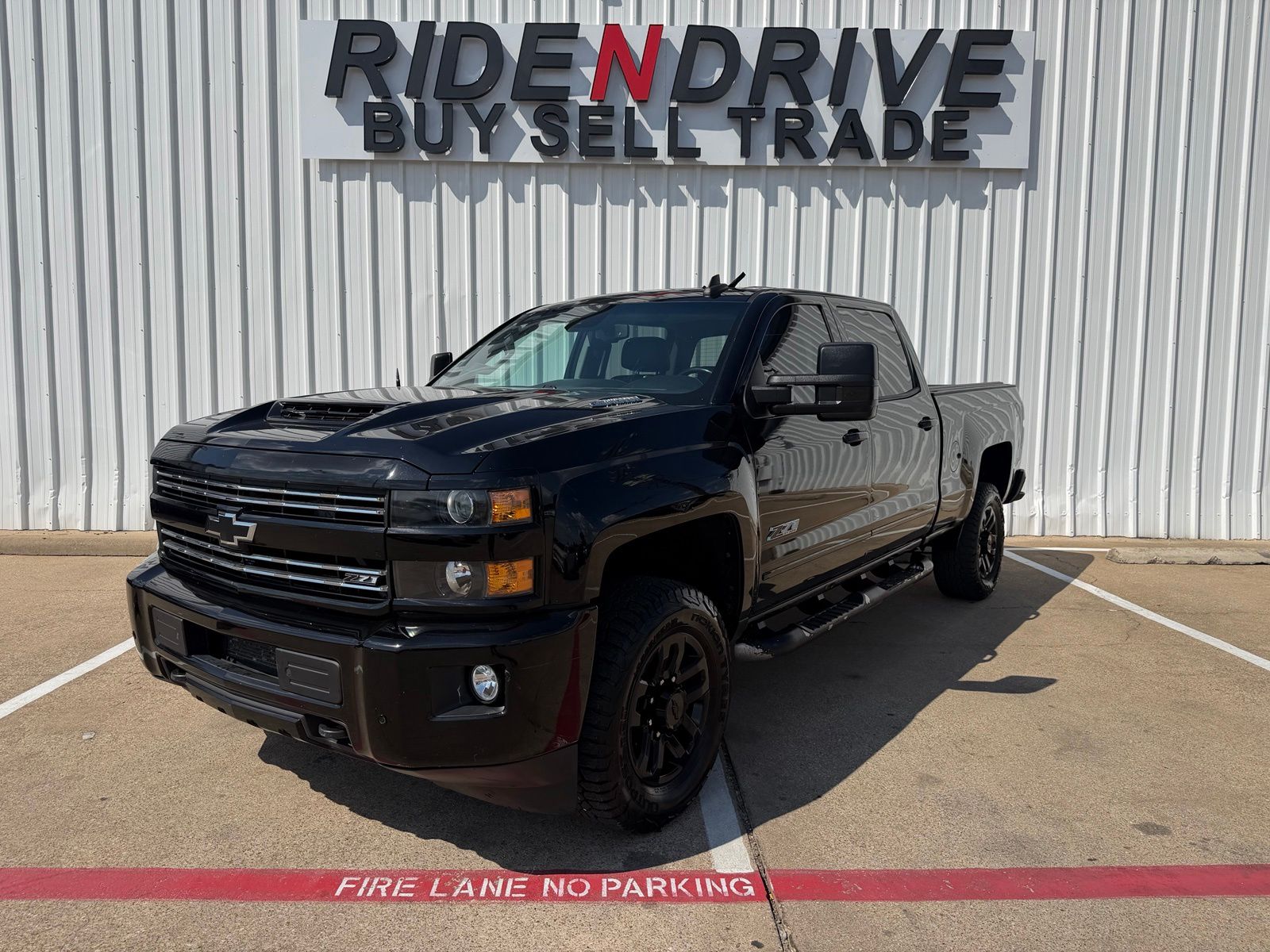 Black 2018 Chevrolet Silverado 2500HD Pickup Truck Four-Wheel Drive 6-Speed Automatic
