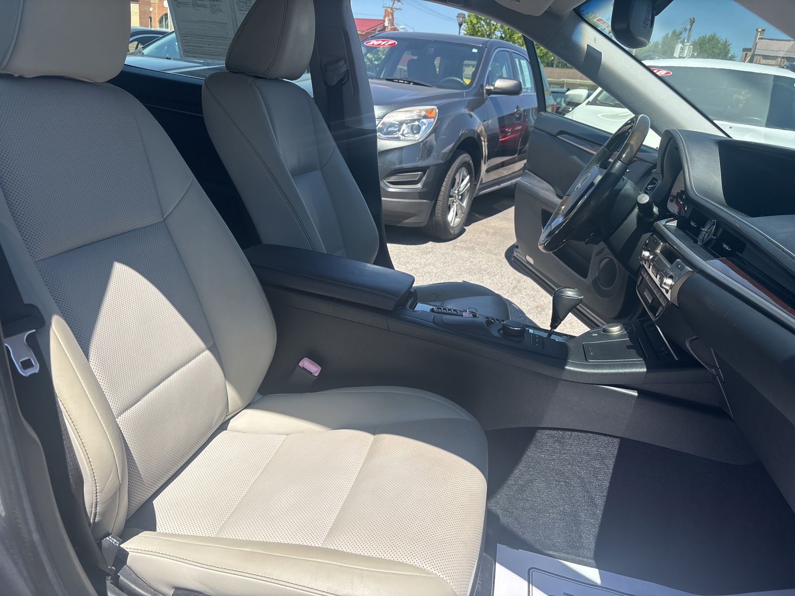 2015 Lexus ES 350 - Photo 19