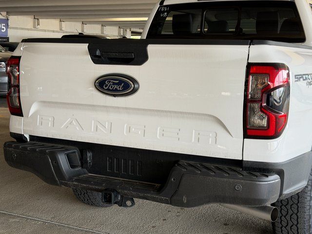 New 2025 Oxford White Ford Lariat image 15