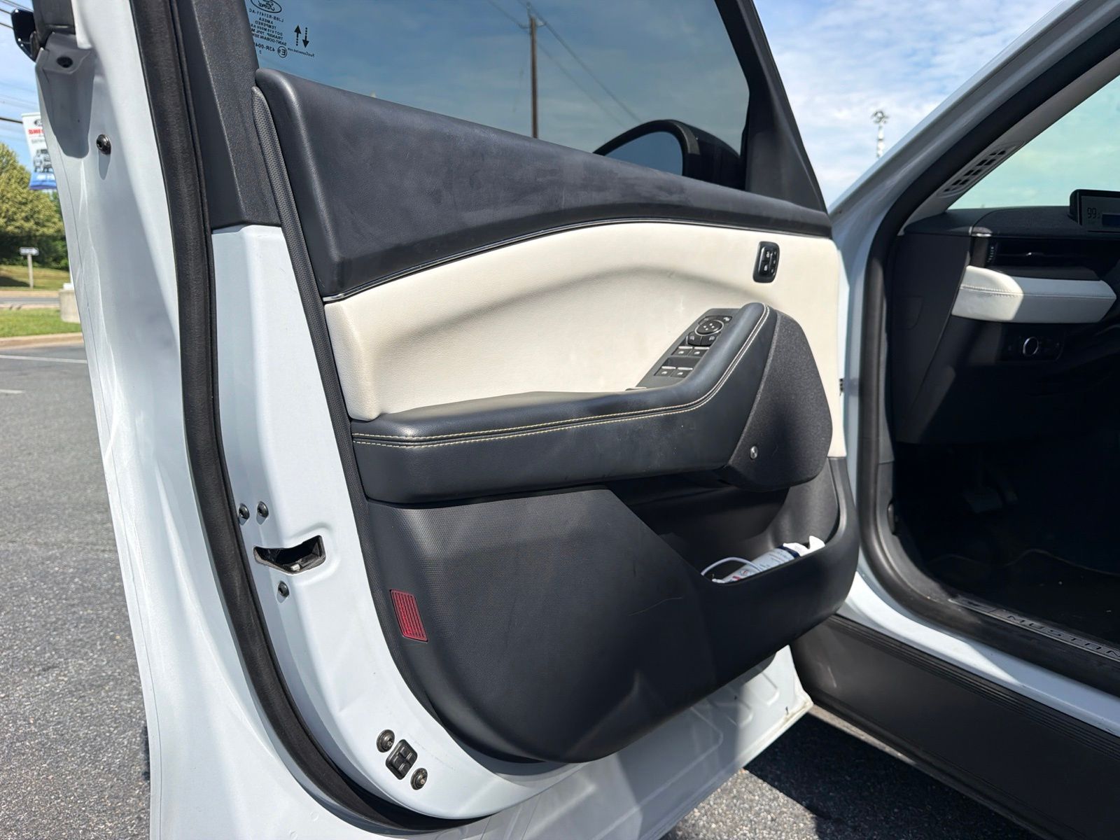 Used 2023 Space White Metallic Ford Premium image 24