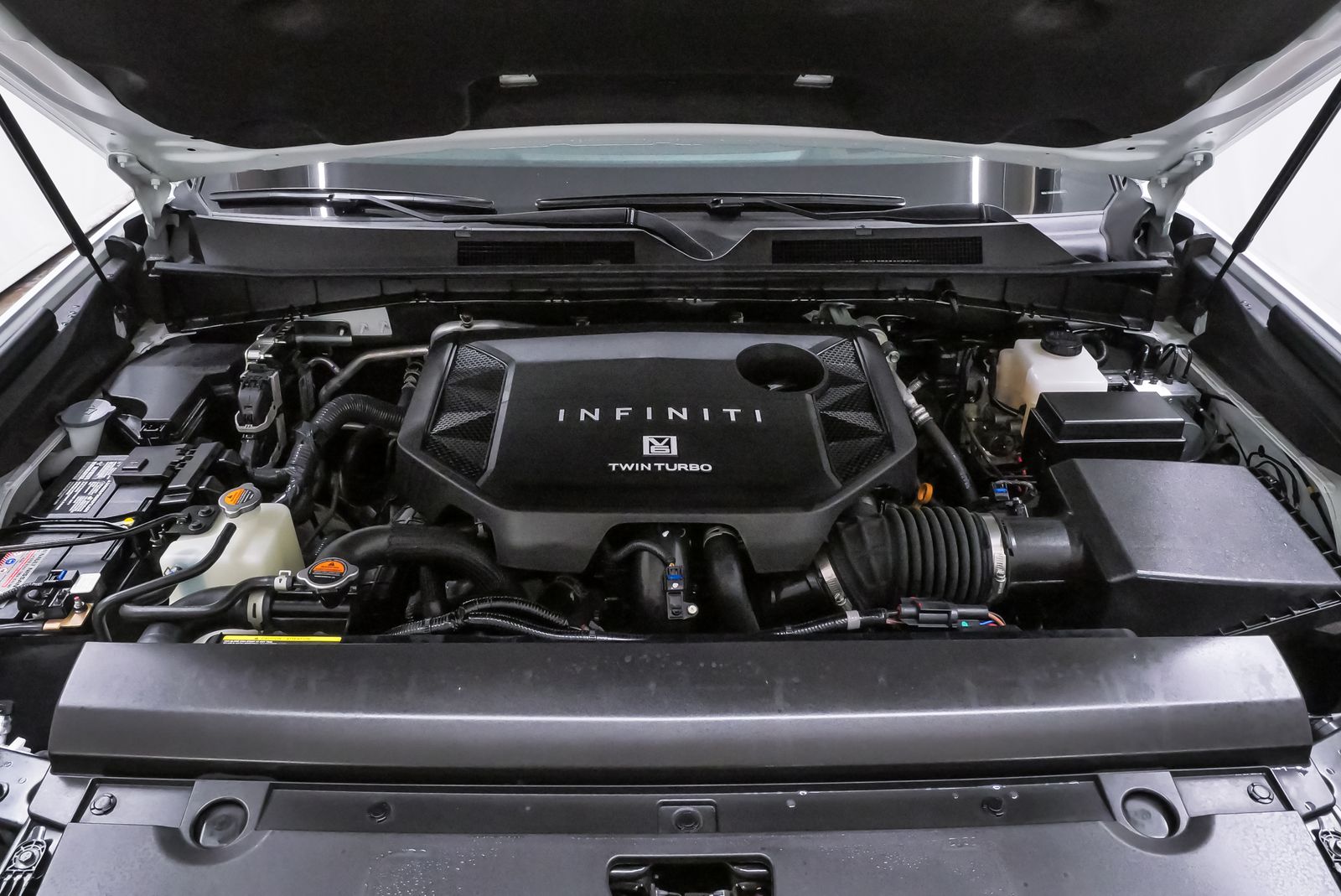 2025 INFINITI QX80 SENSORY White at River Oaks CDJR