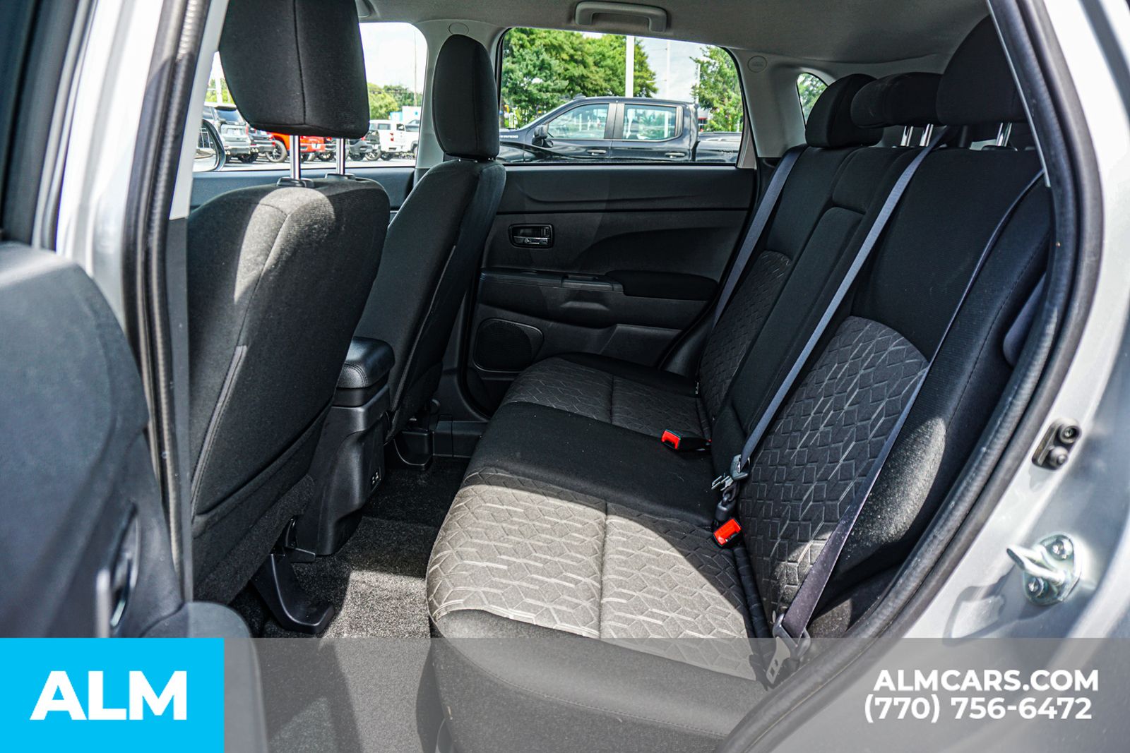 Used 2025 Silver Mitsubishi 2.0 SE image 22