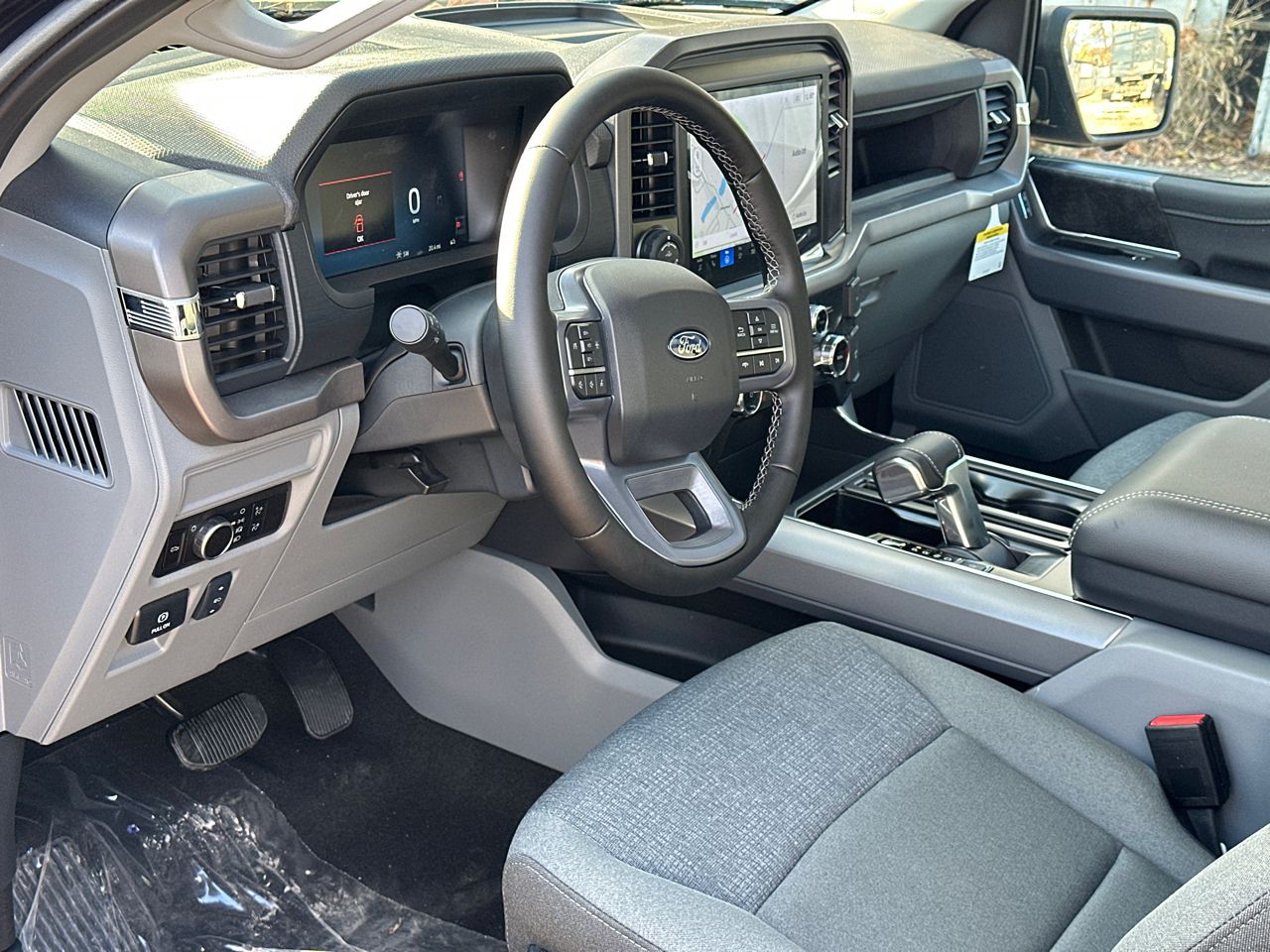 2025 Ford F-150 Lightning XLT - Photo 13