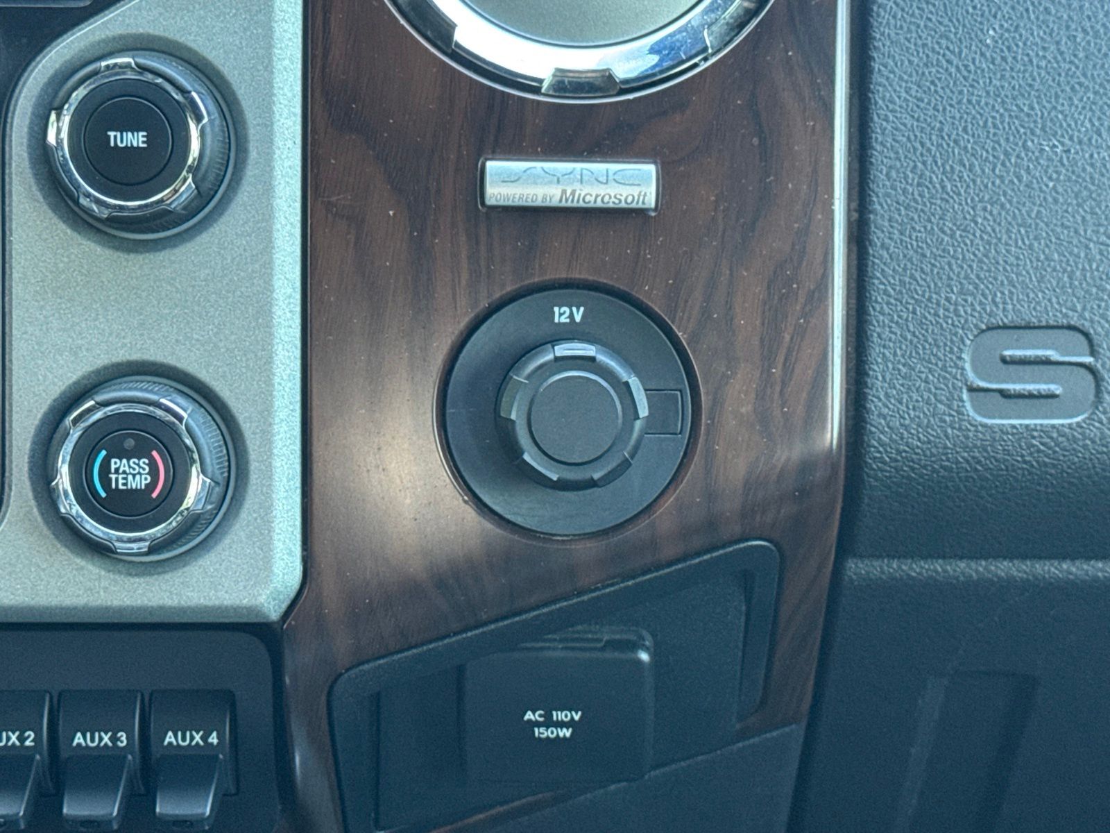 Used 2015 Tuxedo Black Metallic Ford Lariat image 24