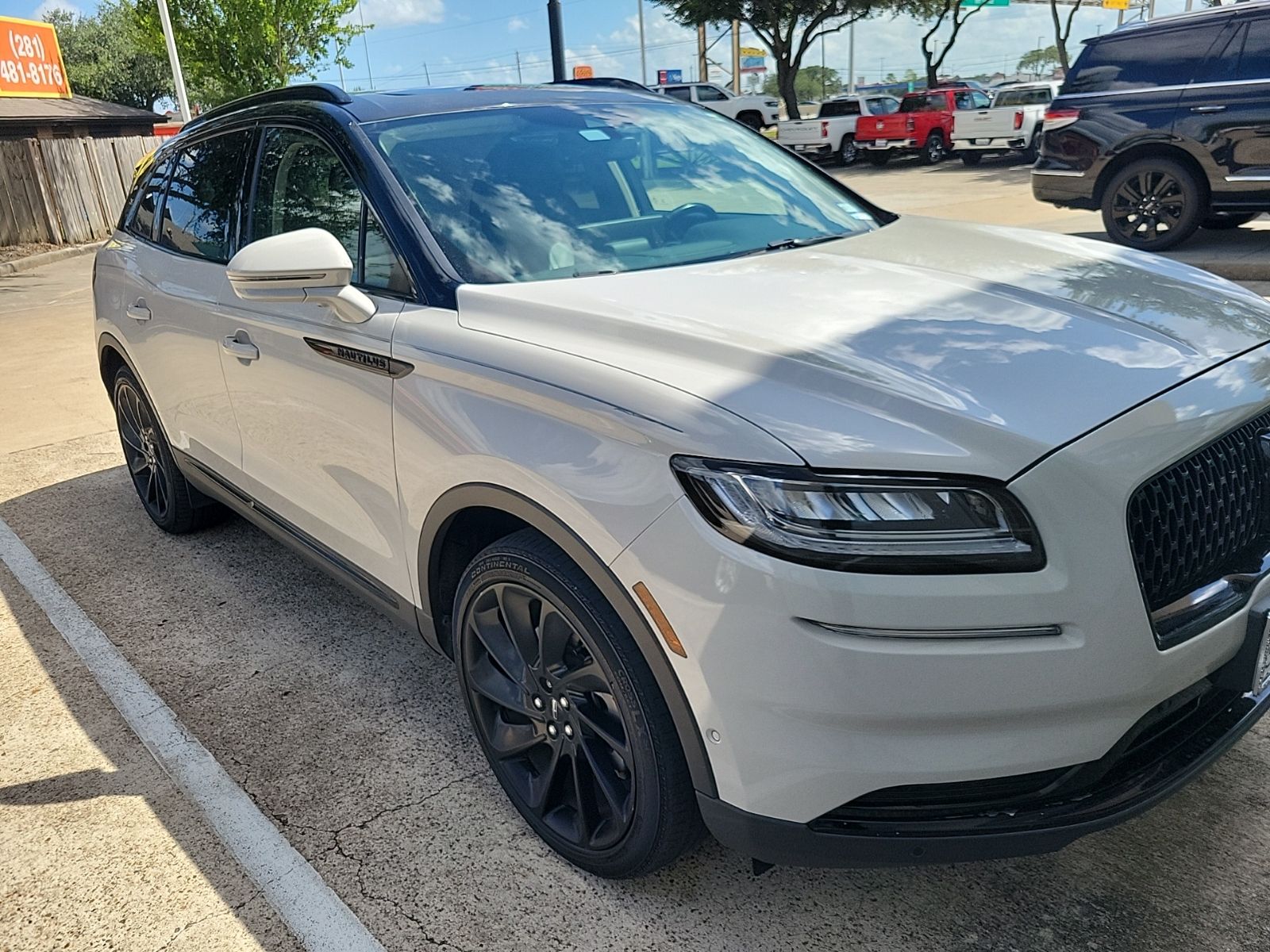 Pearl Metallic 2023 Lincoln Nautilus SUV / Crossover Front-Wheel Drive 8-Speed Automatic