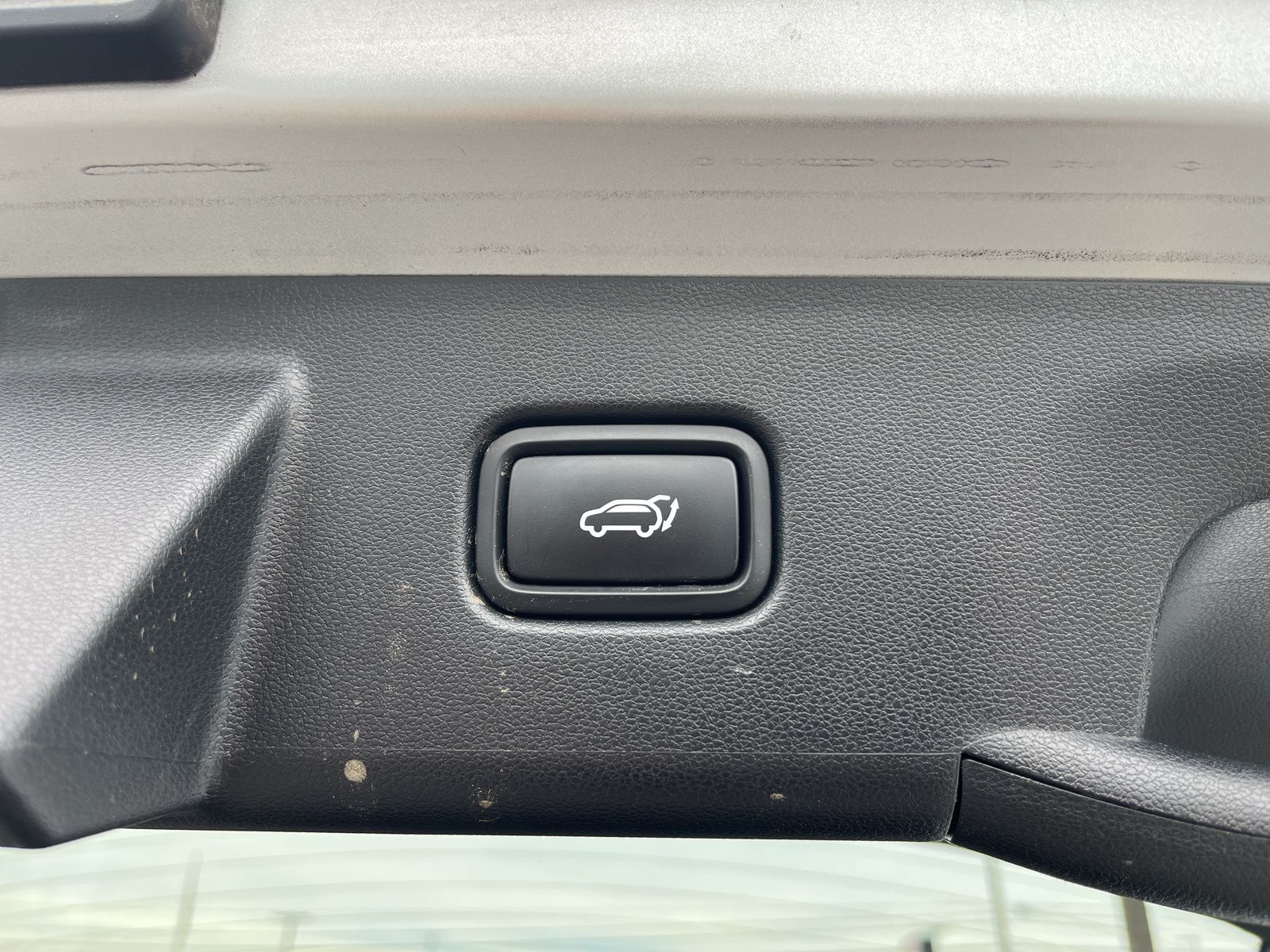 Used 2023 Silver Hyundai SEL image 22