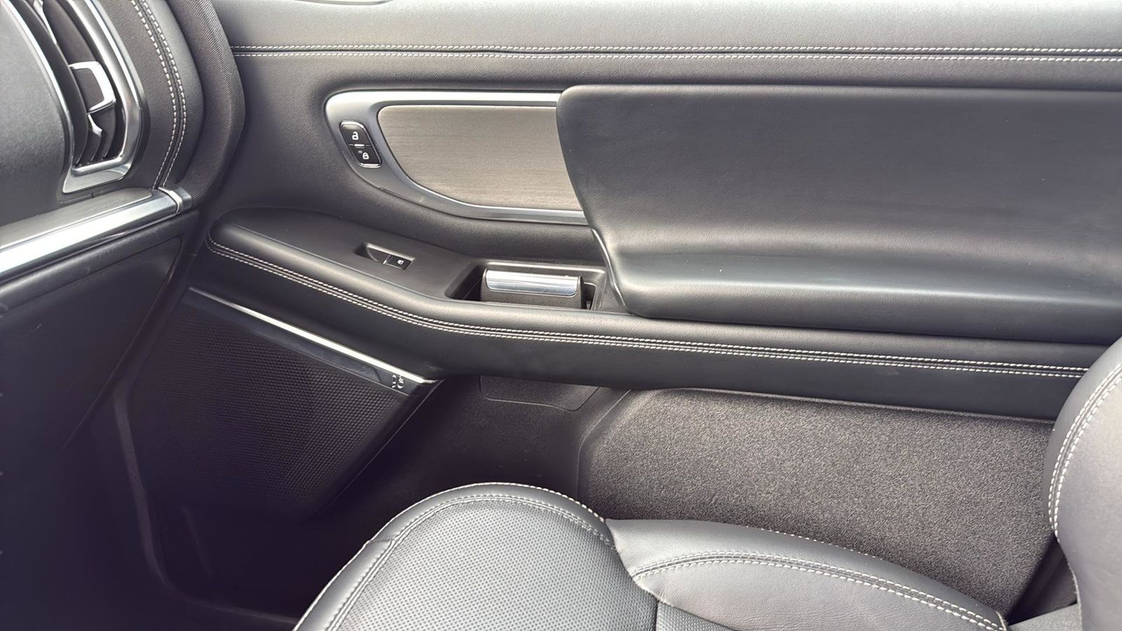 Used Car 2025 Ford Expedition  Platinum For Sale Under $80,000 In Austin, Texas