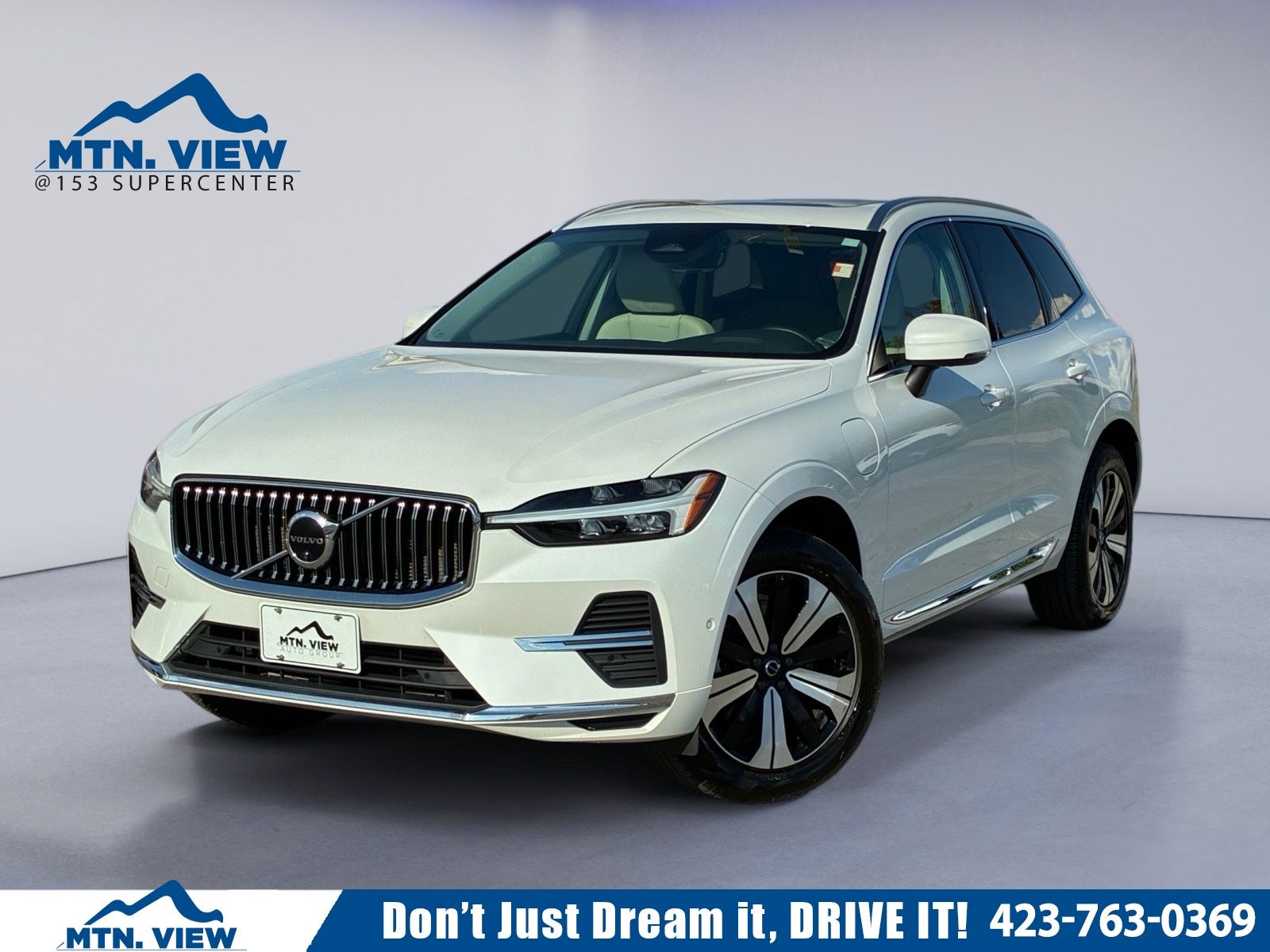 White 2023 Volvo XC60 SUV / Crossover All-Wheel Drive Automatic
