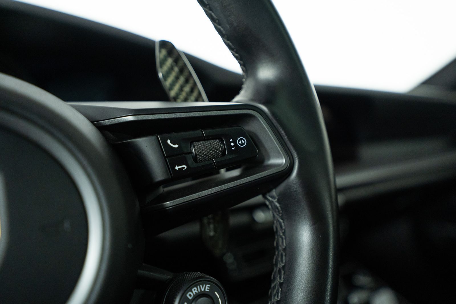 2023 Porsche 911 Carrera S — full photo 22 of 40