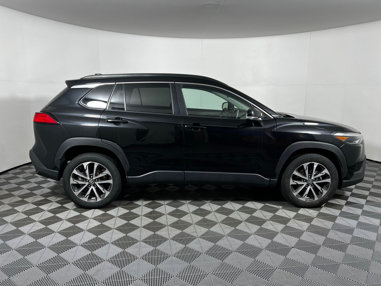 Thumbnail: 2024 Toyota Corolla Cross - 4