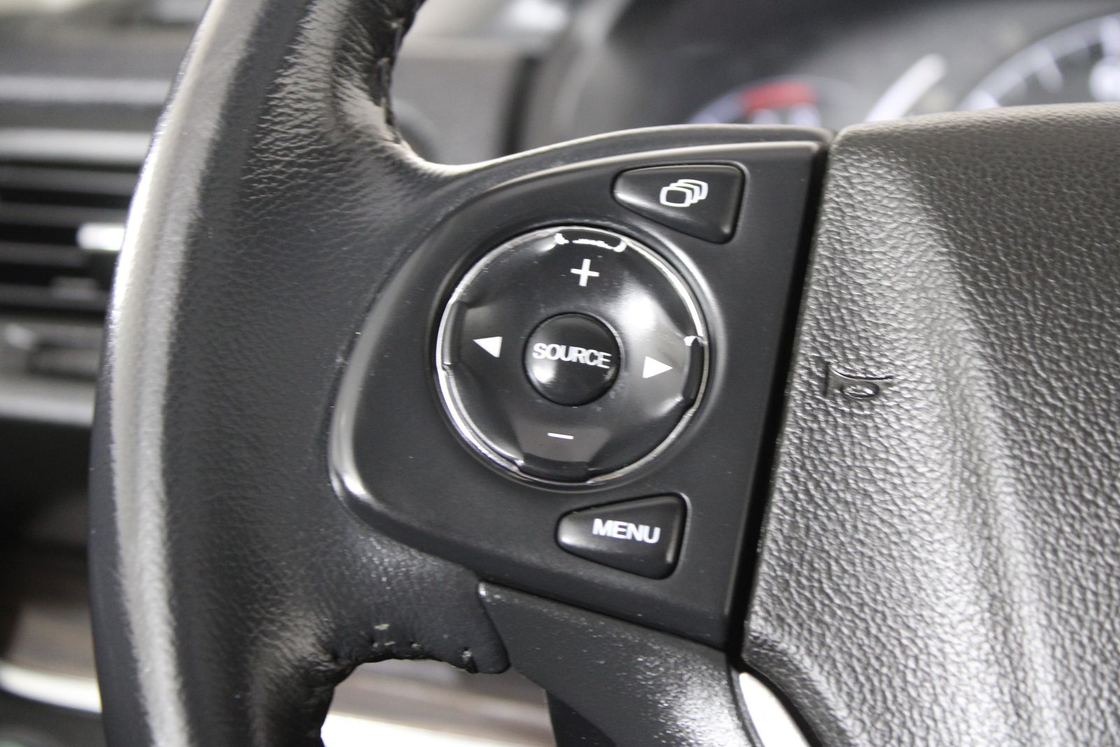 Used 2015  Honda EX-L image 31