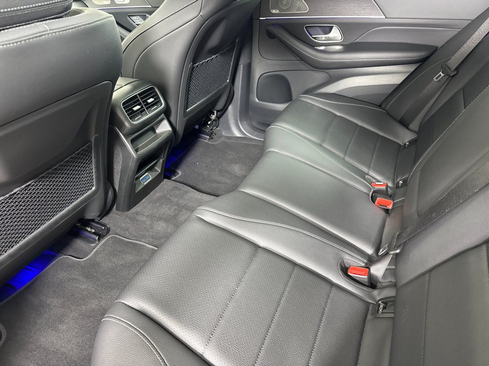 2025 Mercedes-Benz GLE GLE 450e — full photo 12 of 29