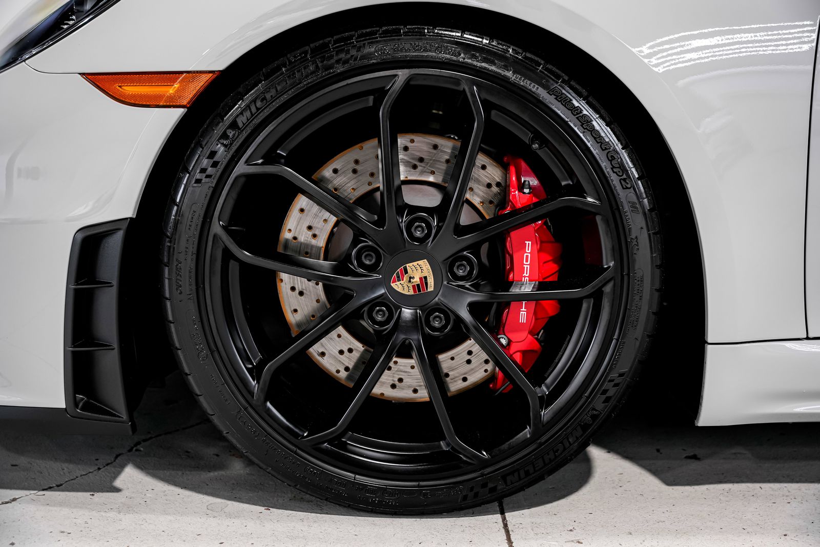 2022 Porsche 718 Spyder Base — photo 43