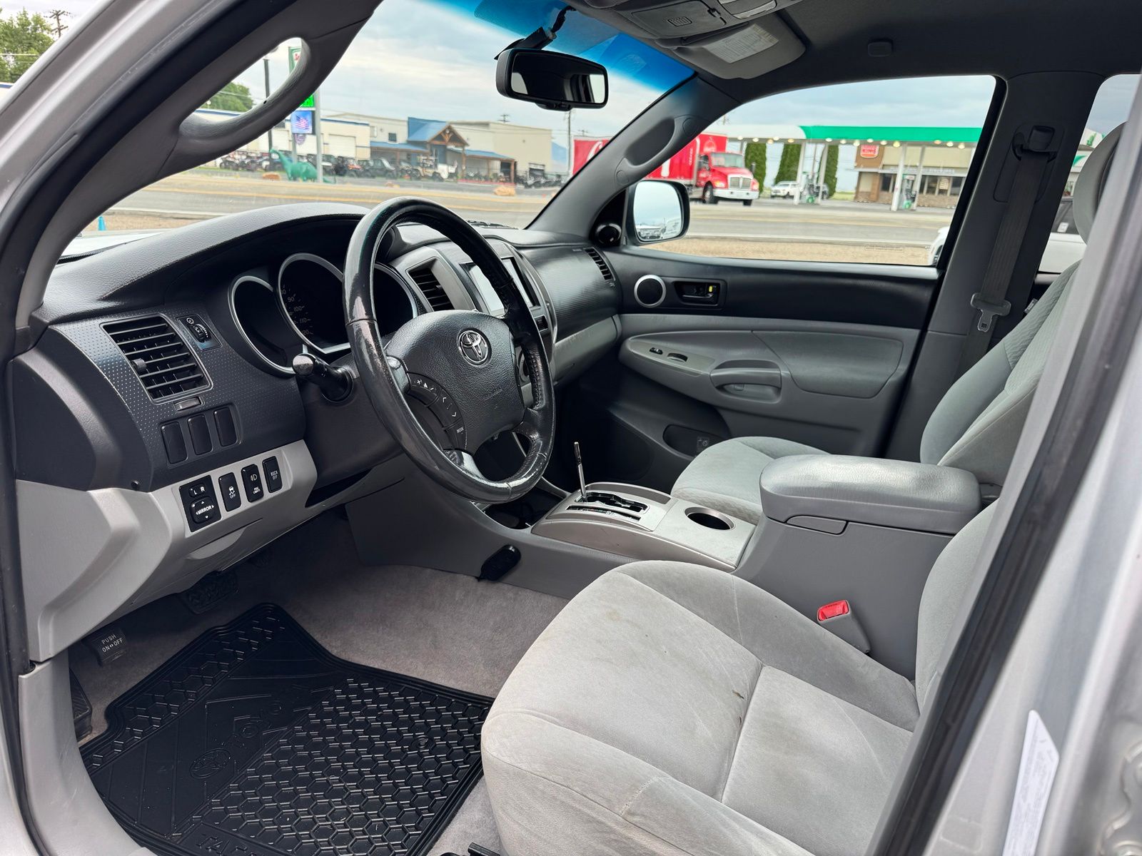 Used 2010 Toyota Tacoma Truck
