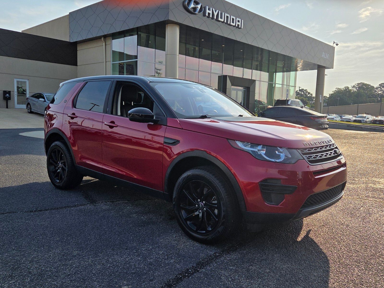 2019 Land Rover Discovery Sport 2.0 SE's photo
