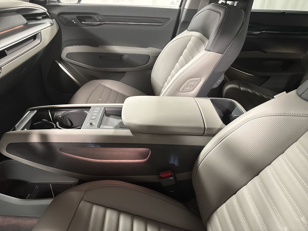 2026 Kia EV9 Land AWD photo 26