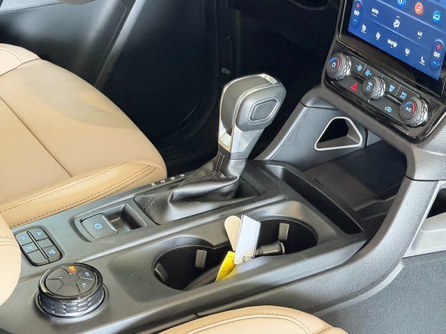 New 2025 Oxford White Ford Lariat image 13