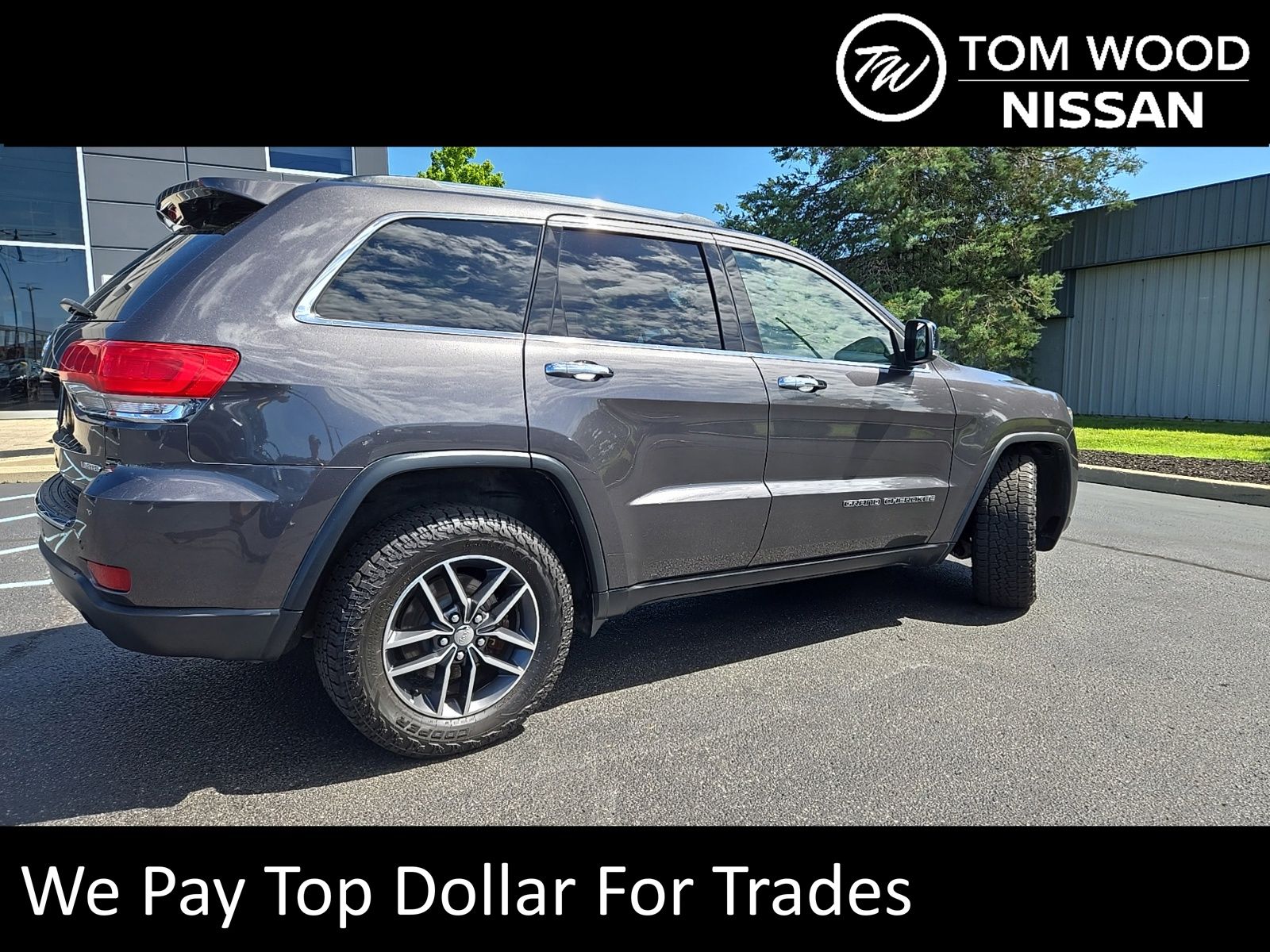 Gray (Granite Crystal Metallic Clearcoat) 2017 Jeep Grand Cherokee Limited 4WD SUV / Crossover Four-Wheel Drive 8-Speed Automatic