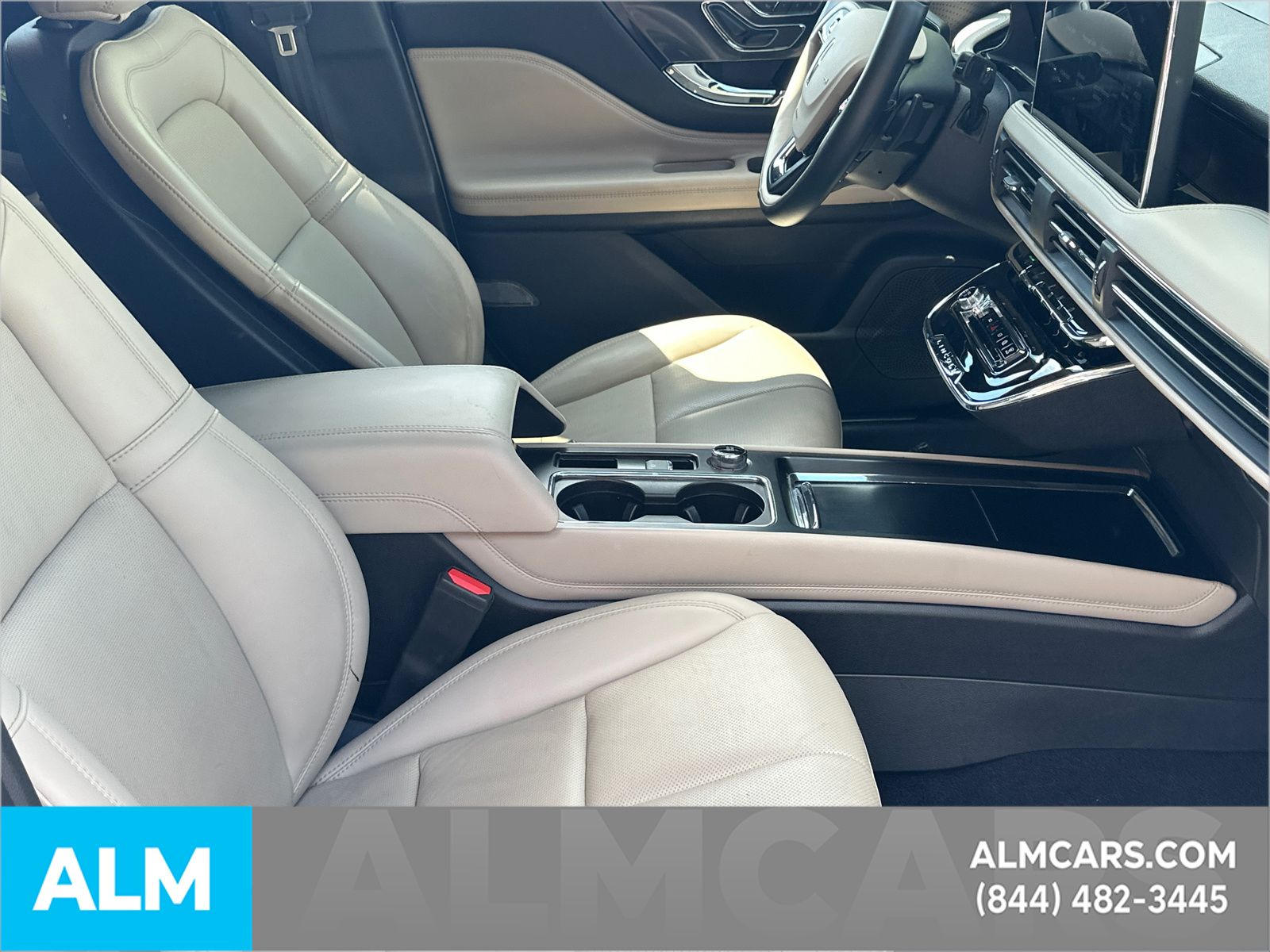 Used 2025 White Lincoln Grand Touring image 15