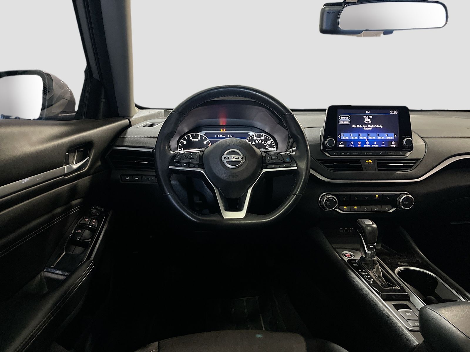 Used 2021 Silver Nissan 2.5 SV image 21