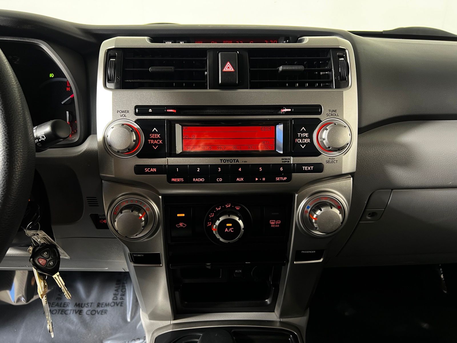Thumbnail: 2012 Toyota 4Runner - 18
