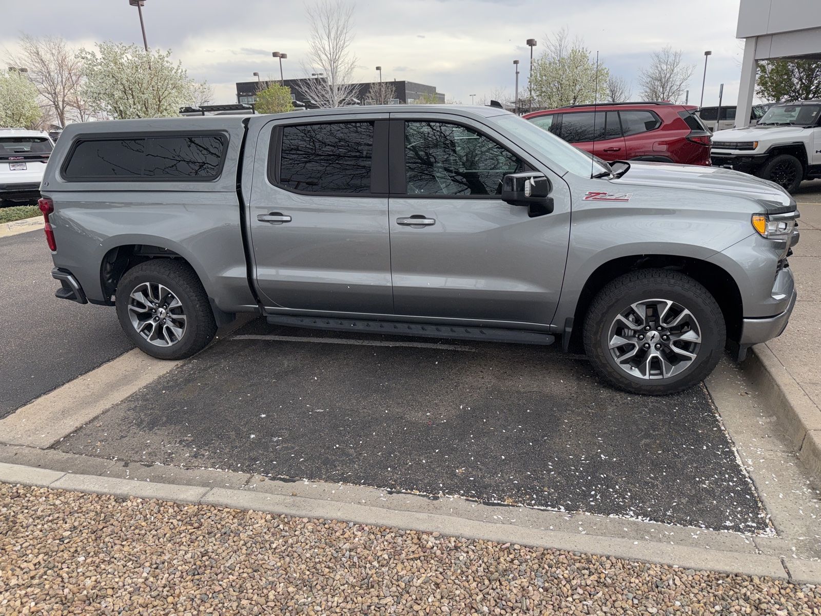 View vehicle photo 2