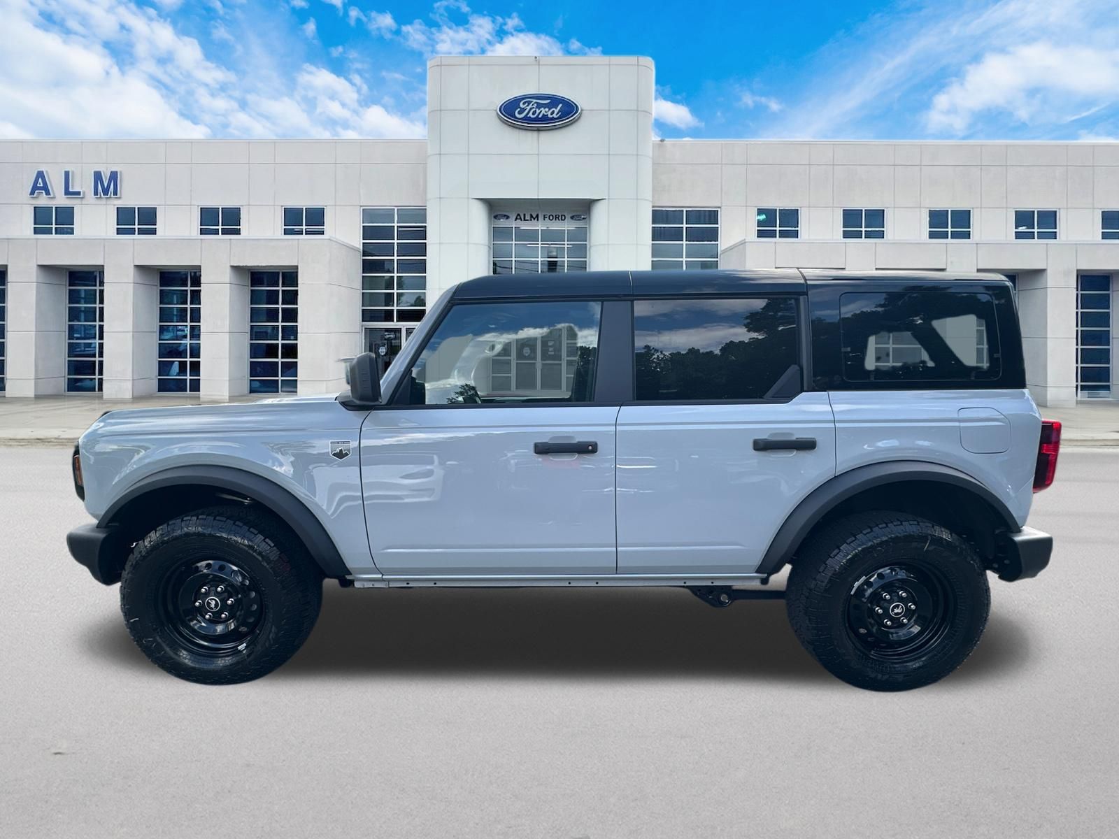 New 2026 Avalanche Gray Ford Big Bend® image 9