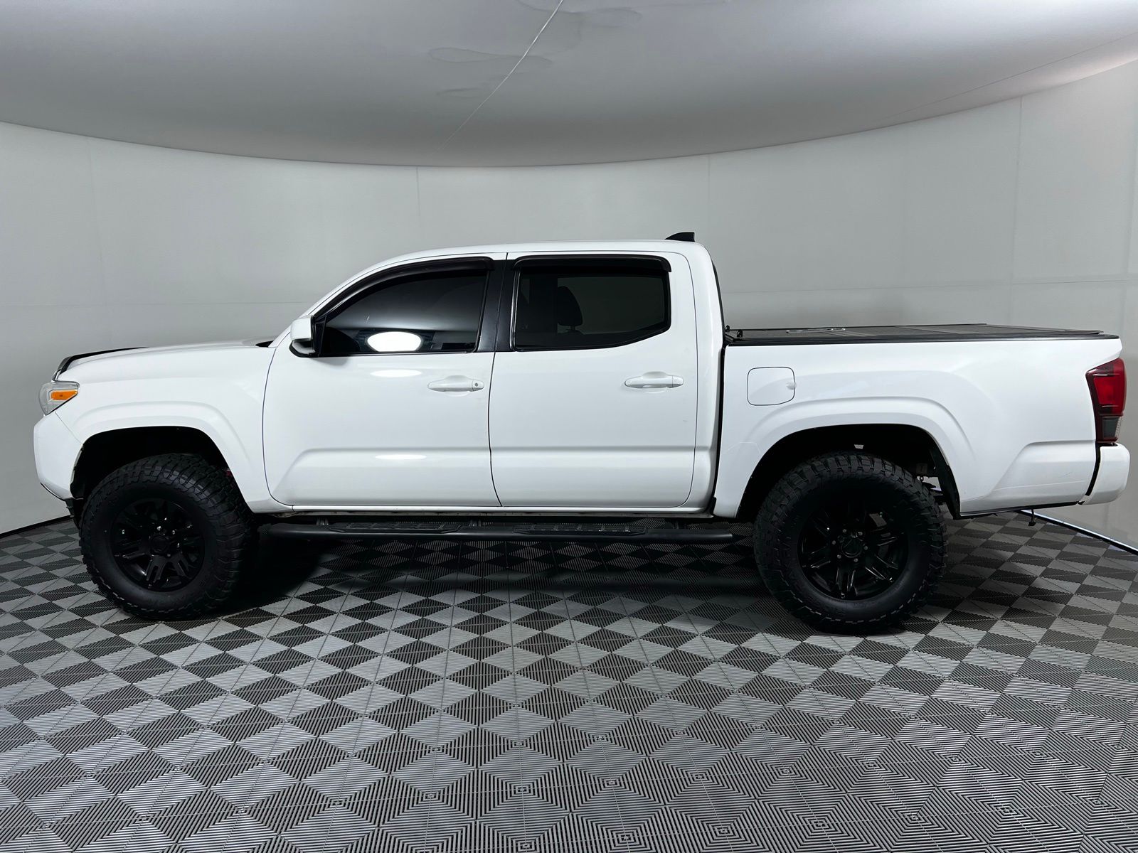 Thumbnail: 2021 Toyota Tacoma - 8