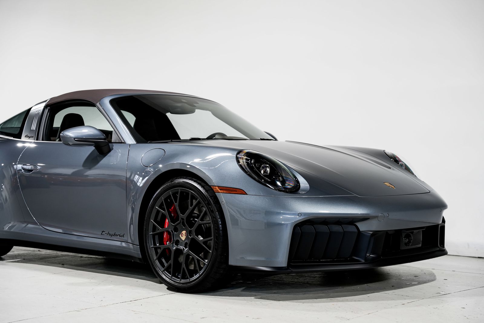 2025 Porsche 911 Targa 4 GTS — photo 45