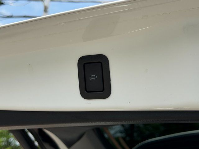 Used 2019 Blizzard Pearl Toyota Limited Platinum image 40