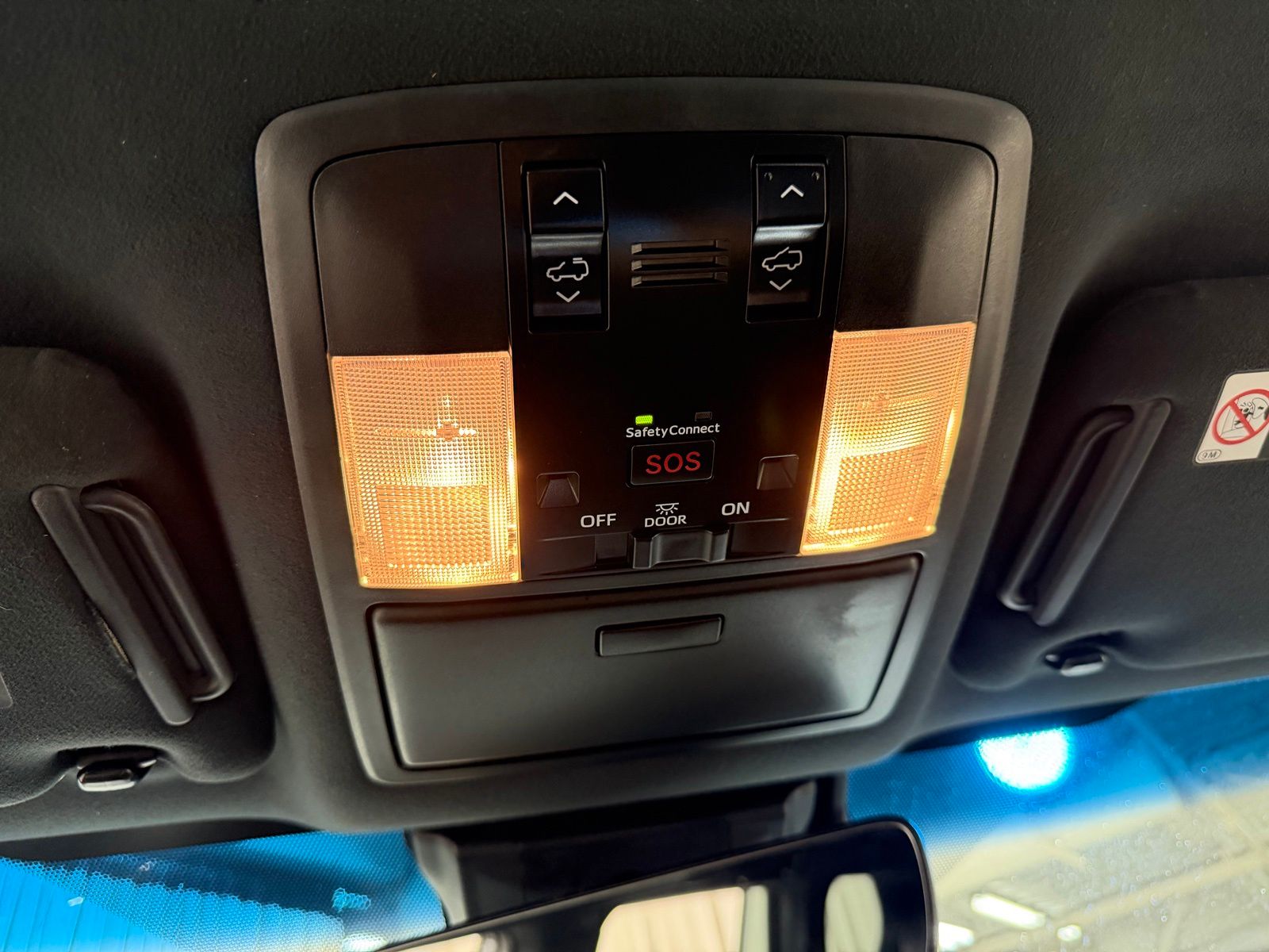Used 2021  Lexus 460 image 22