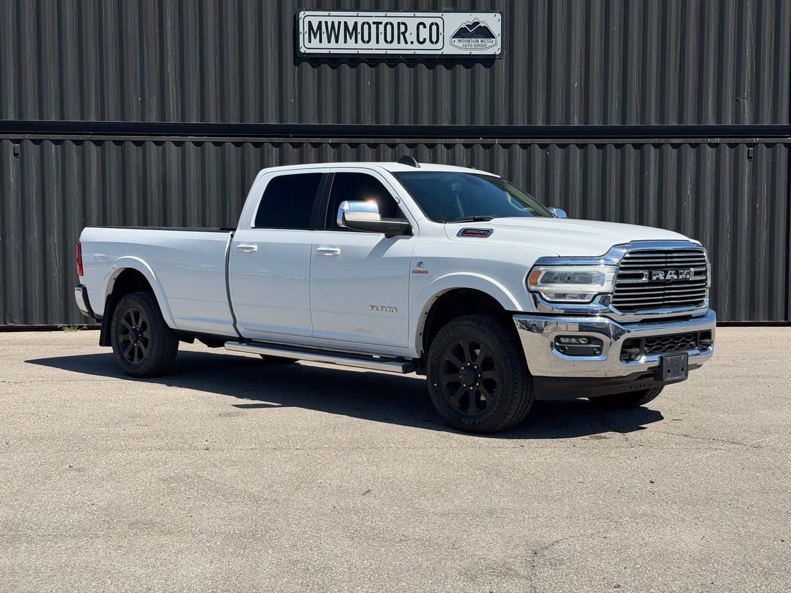 2022 RAM 3500 Laramie 4X4 Crew Cab LWB's photo