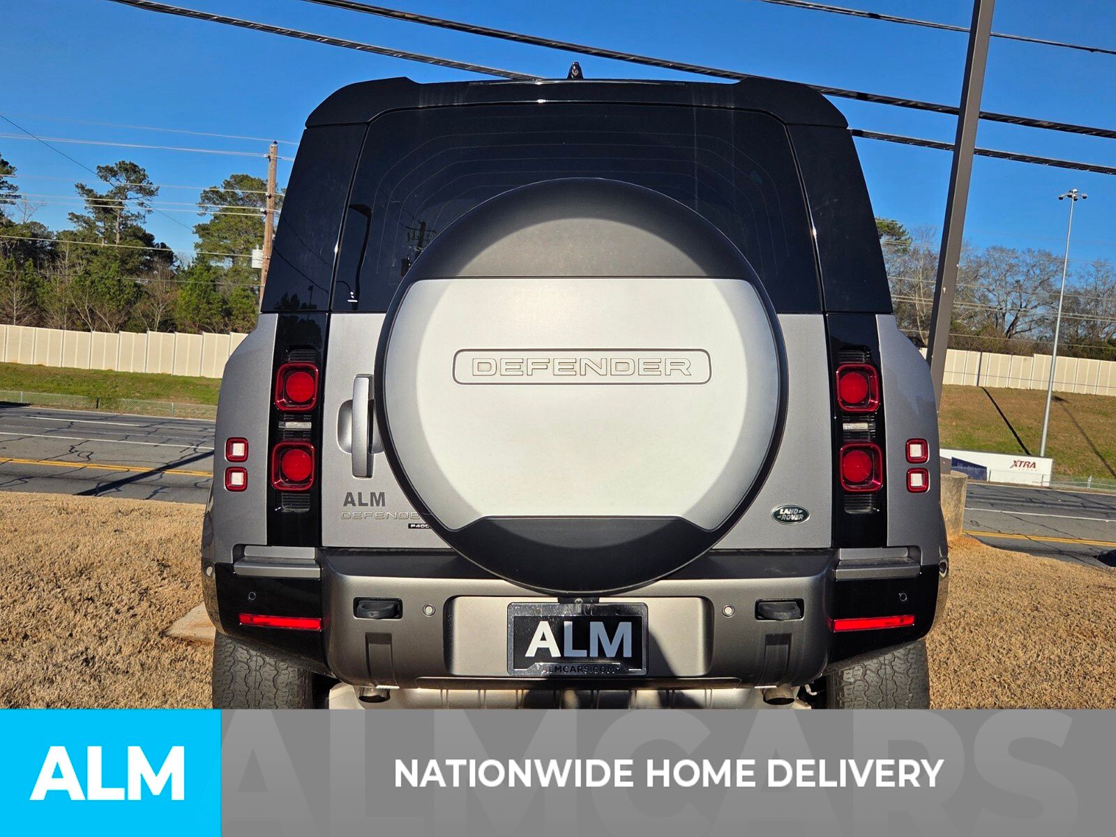Used 2022 Silver Land Rover X-Dynamic S image 4