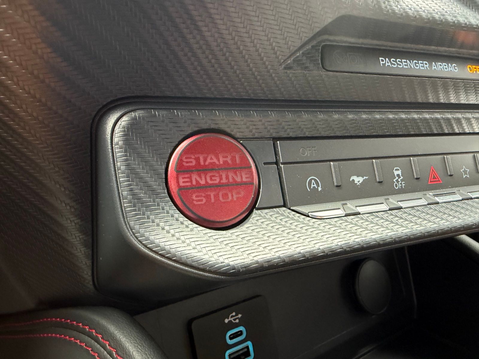 2025 Ford Mustang image 20
