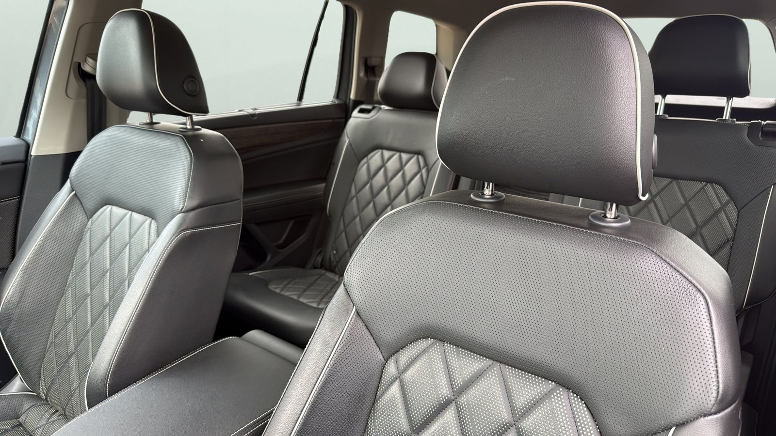 Used Car 2024 Volkswagen Atlas  2.0t Sel Premium R-line For Sale Under $40,000 In Austin, Texas