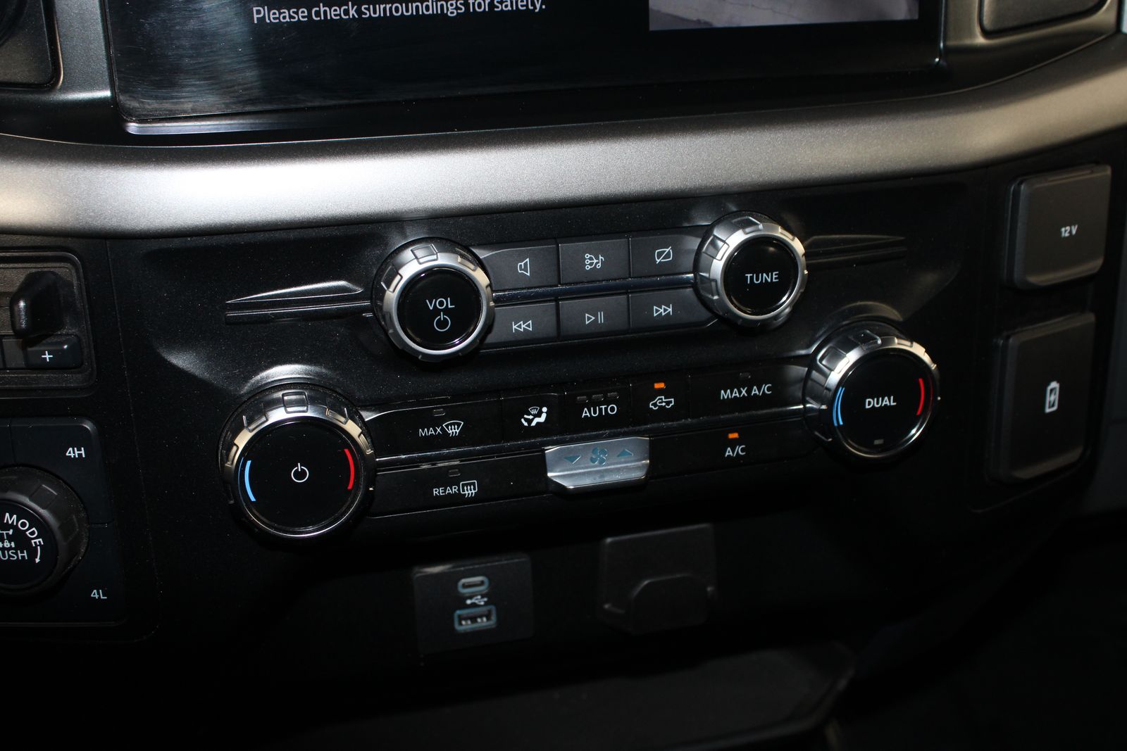 Used 2024  Ford XLT image 26