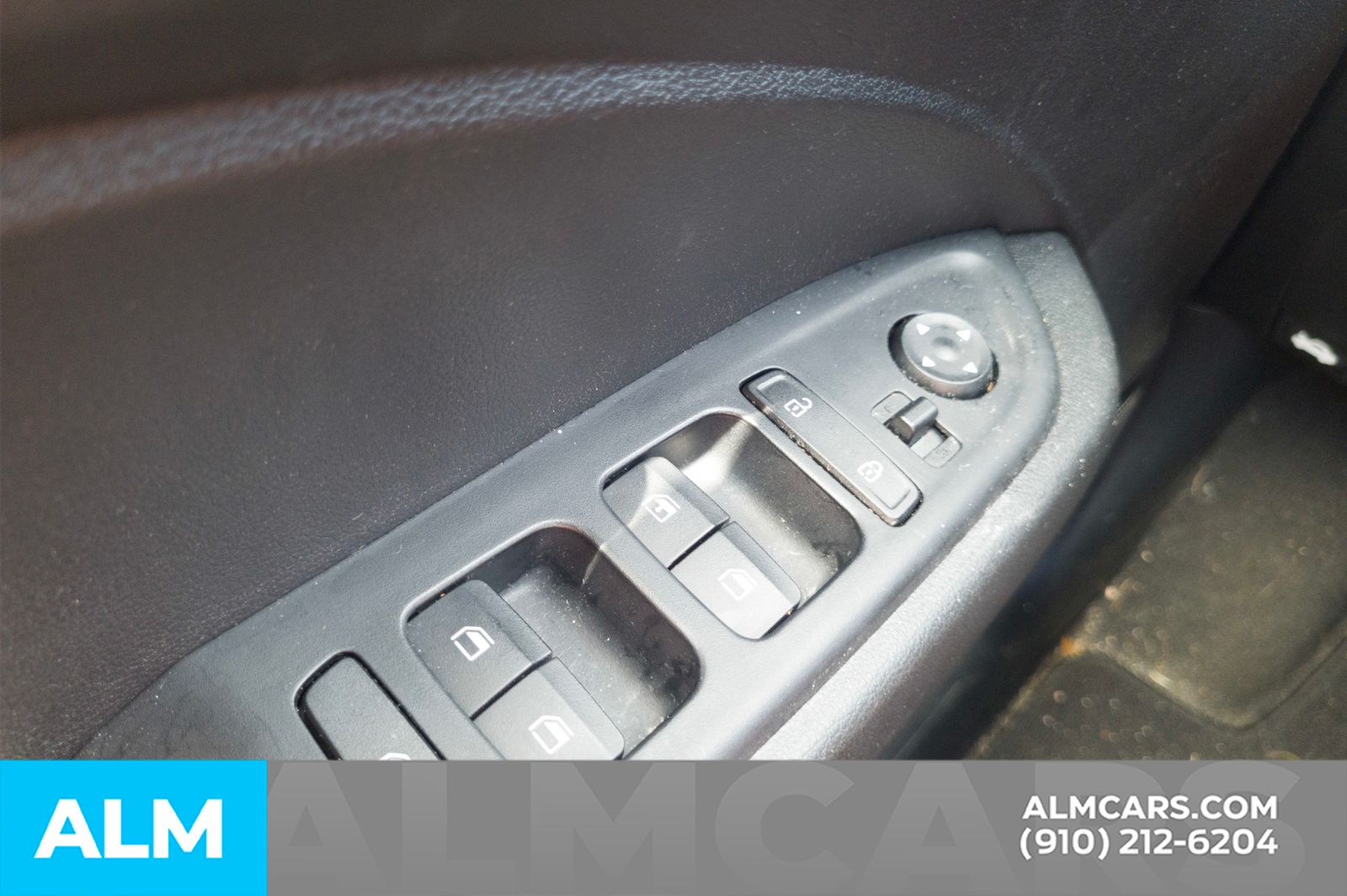 Used 2026 Onyx Black Hyundai SE image 15