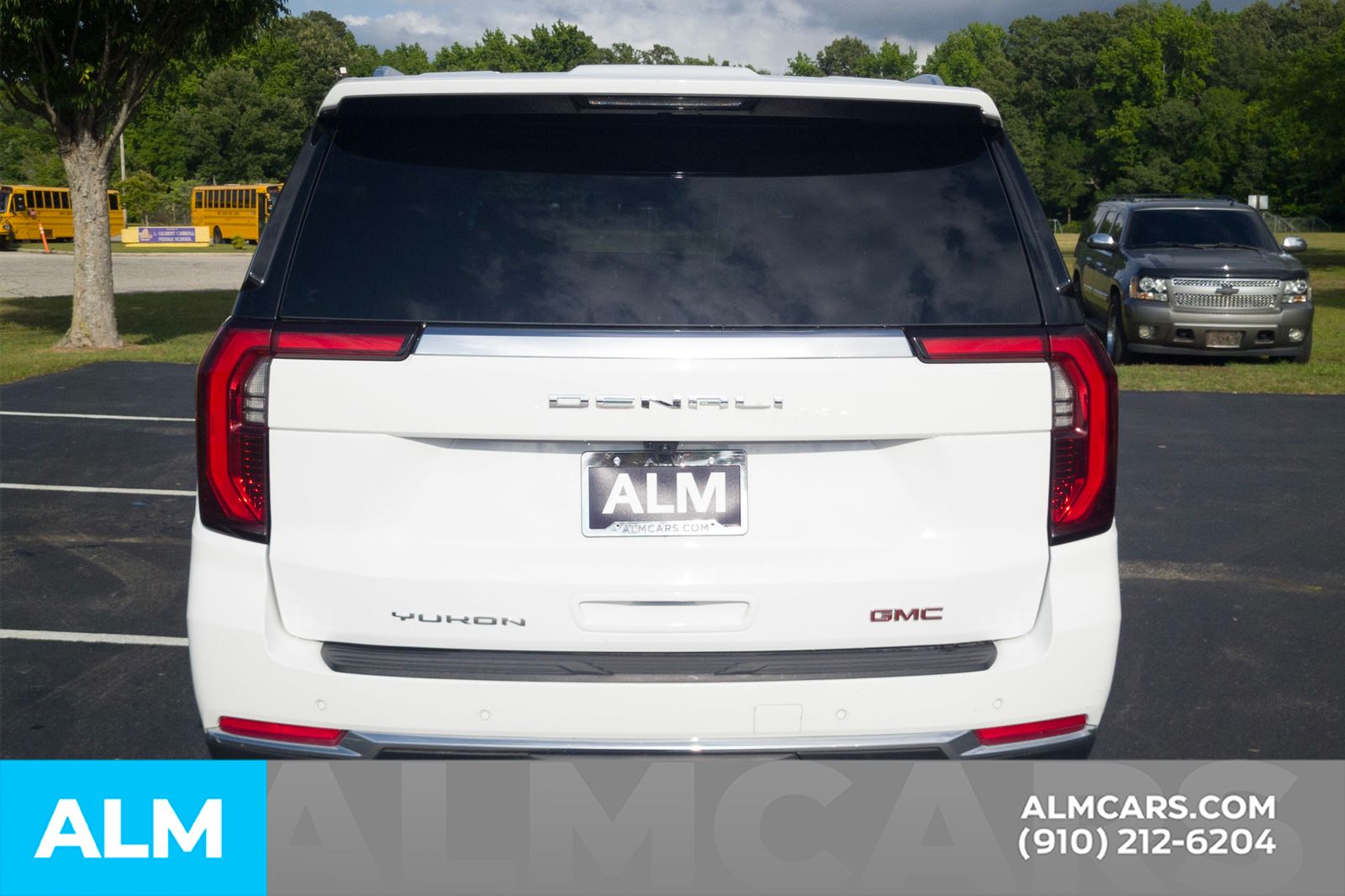 Used 2025 Summit White GMC Denali image 7