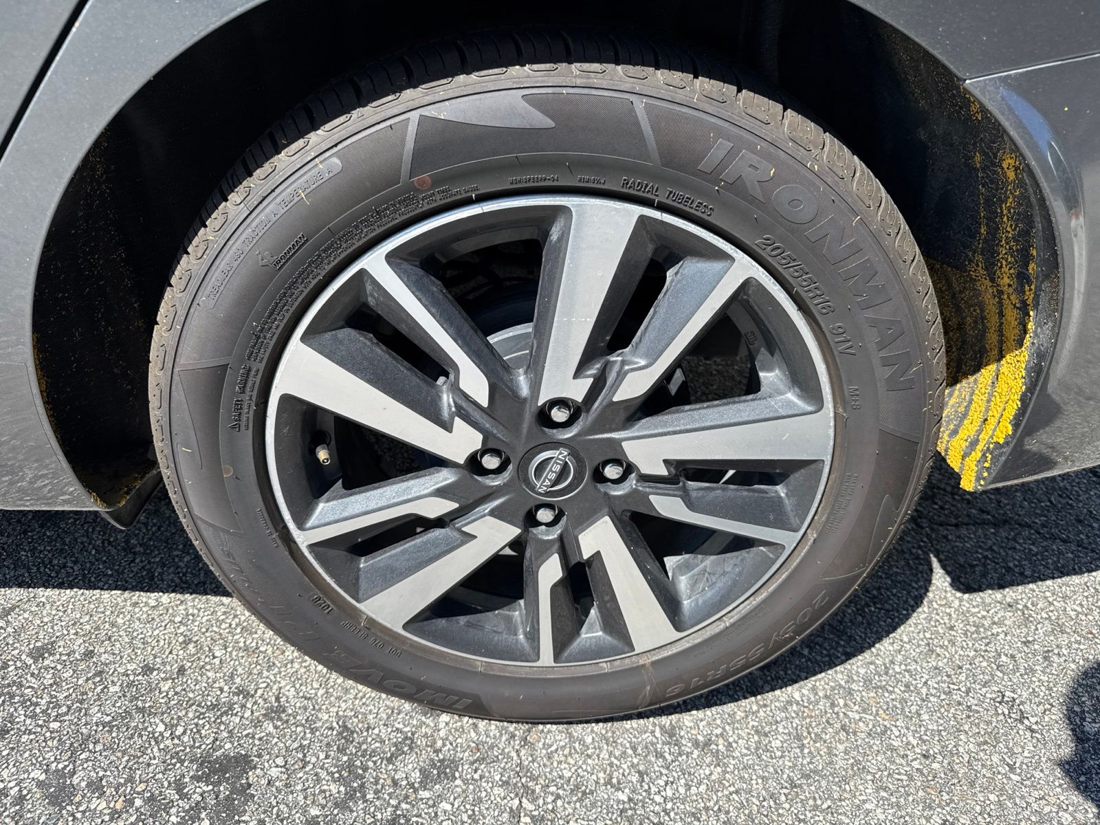 Used 2024 Gray Nissan 1.6 SV image 9