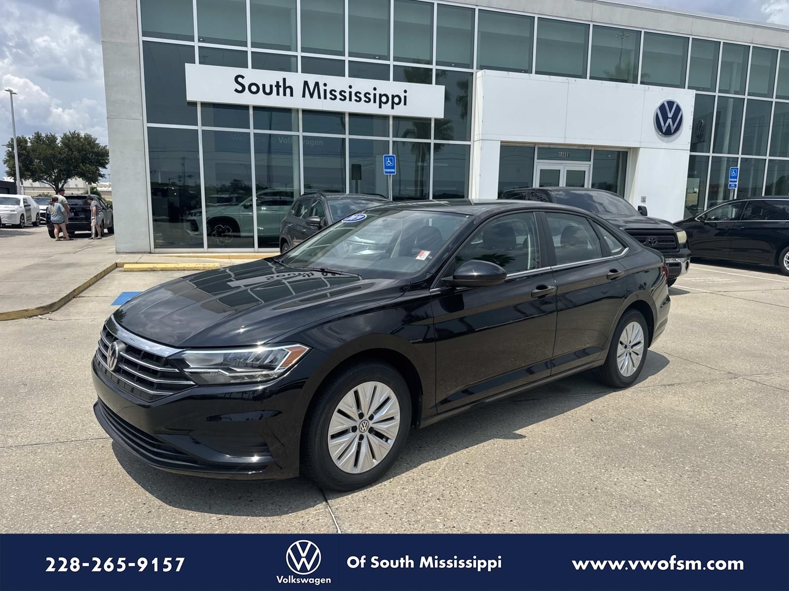 Deep Black Pearl 2019 Volkswagen Jetta Sedan Front-Wheel Drive 8-Speed Automatic