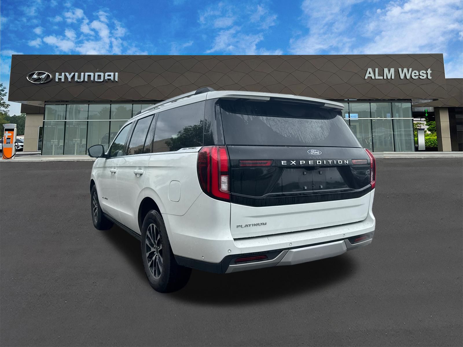 Used 2025 White Ford Platinum image 7